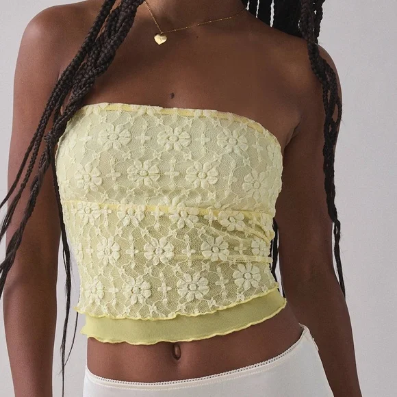 Urban Outfitters Kimchi Blue Kori Strapless Floral Lace Crop Top in Yellow, XL - Picture 4 of 13